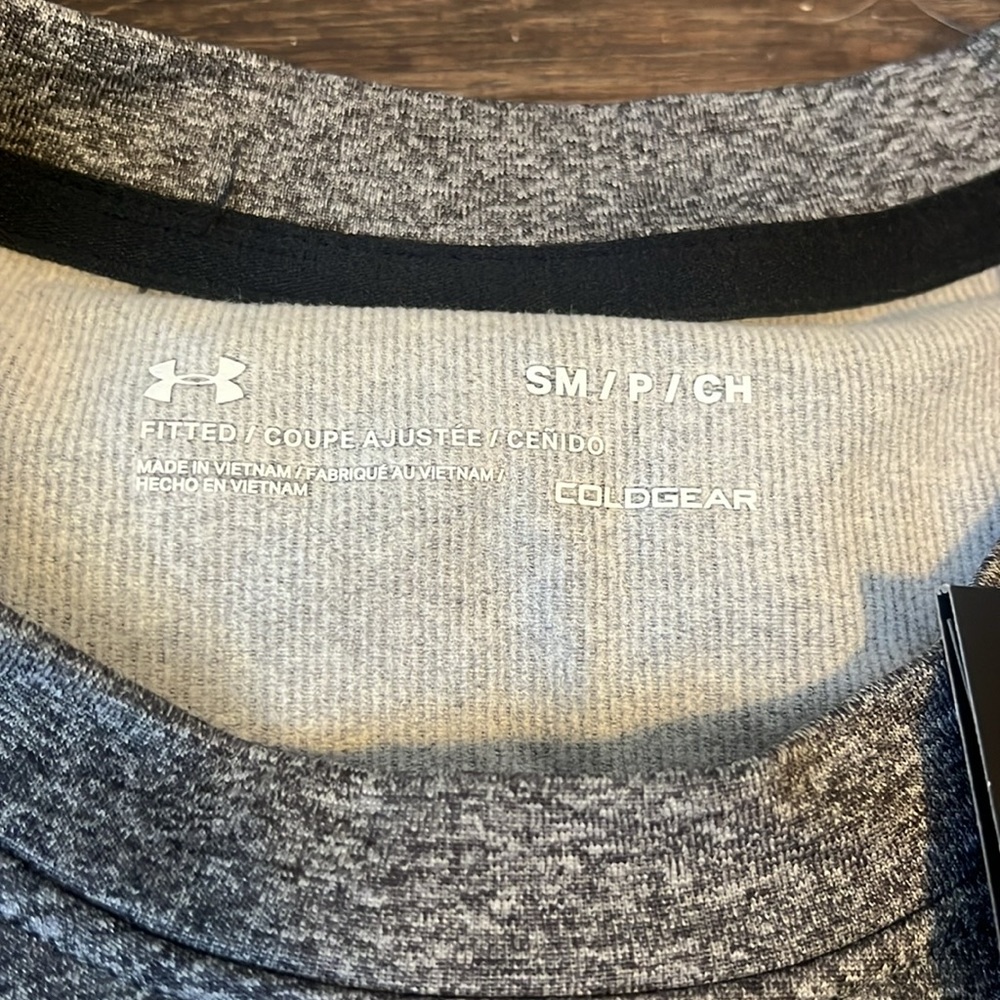Under Armor Cold Gear - Picture 2 of 3